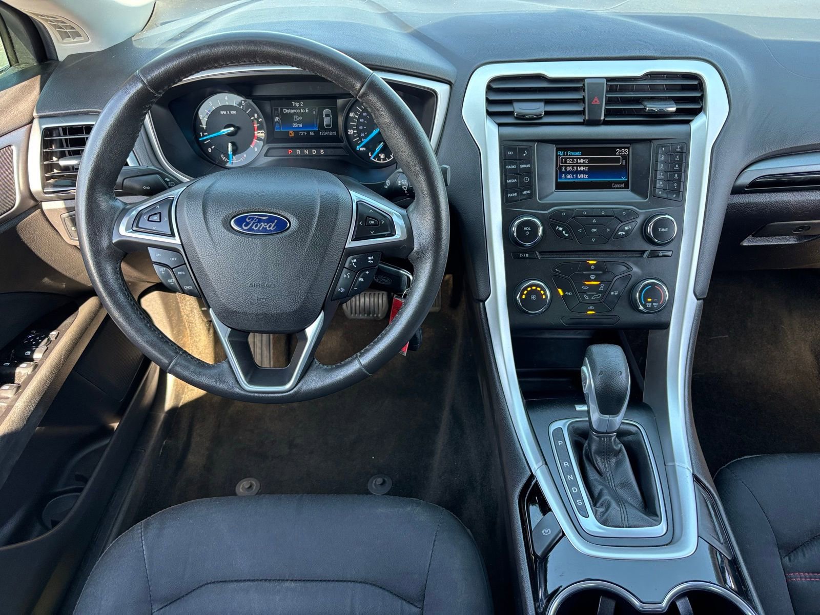 Used 2016 Ford Fusion SE w/ Equipment Group 201A image 5