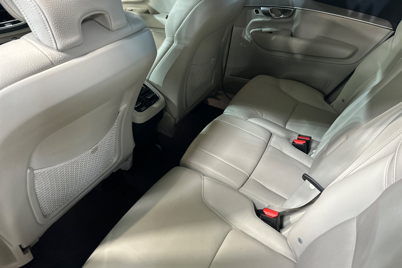 Used 2024 Volvo XC90 B6 Plus w/ Protection Package Premier AWD/4WD image 5