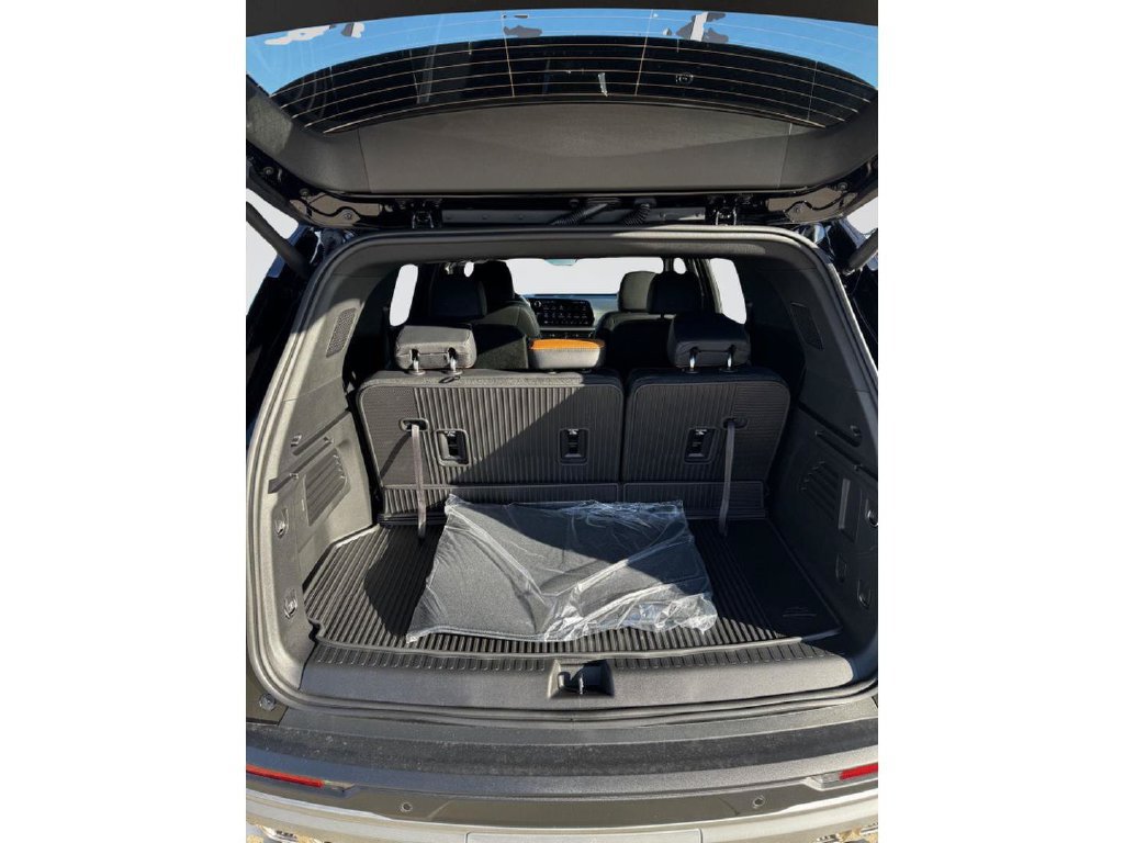 New 2027 Chevrolet Traverse Z71 w/ Enhanced Driving Package AWD/4WD image 27