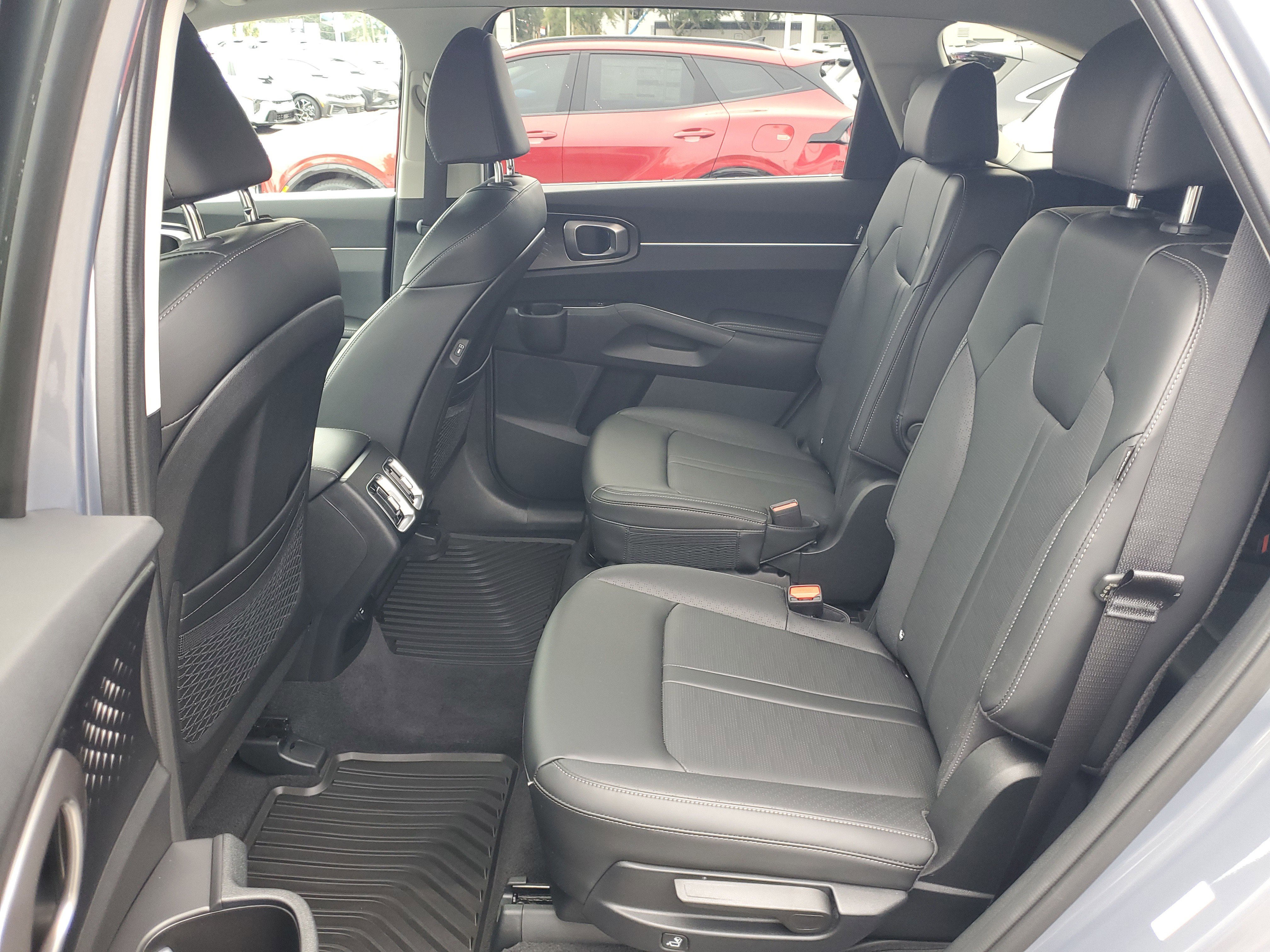 Certified 2025 Kia Sorento EX w/ Panoramic Sunroof Package image 16