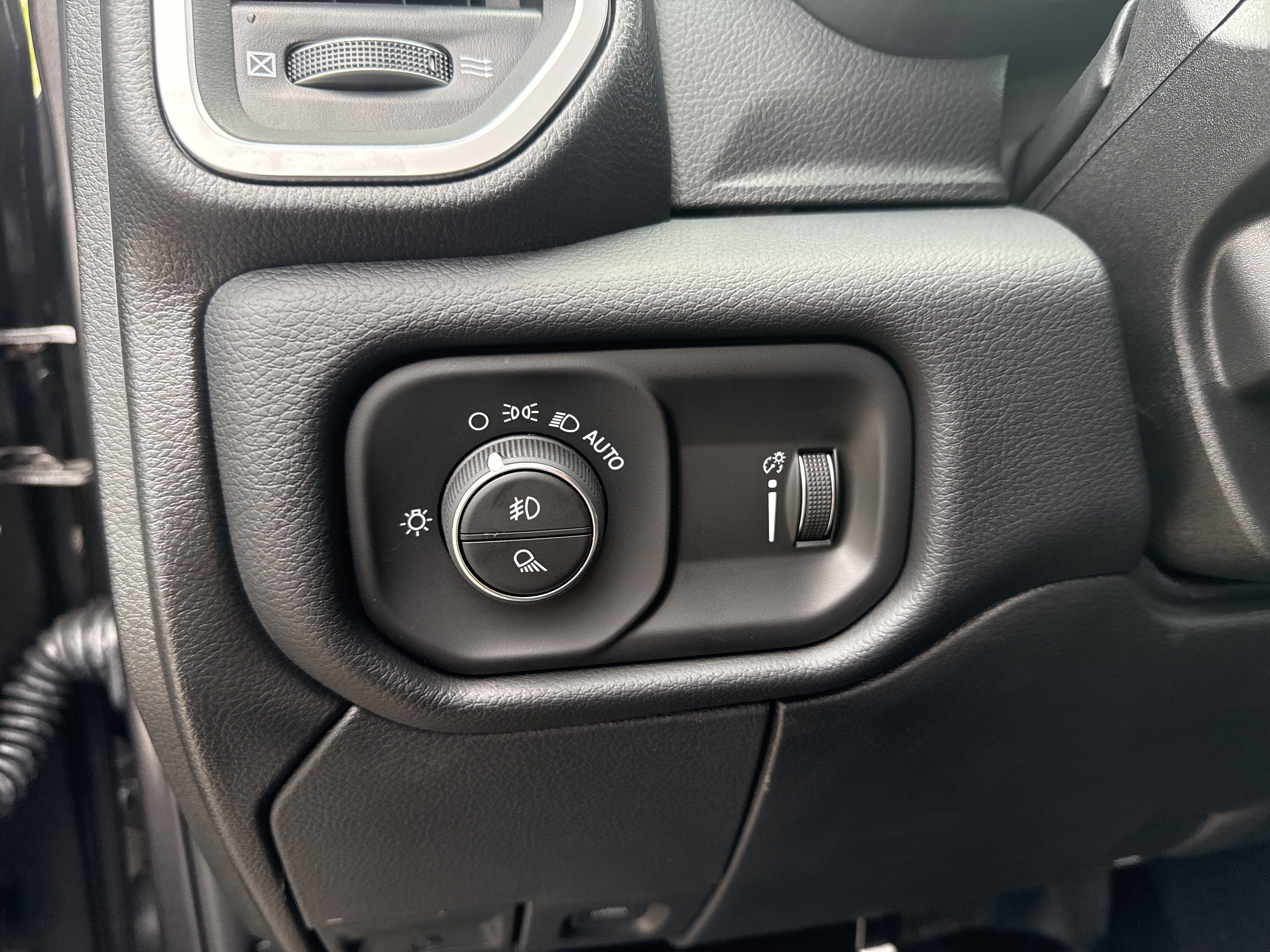 New 2026 RAM 2500 Big Horn AWD/4WD image 32