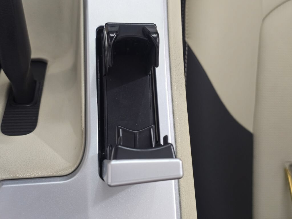 Used 2005 Chrysler Crossfire Limited RWD image 89