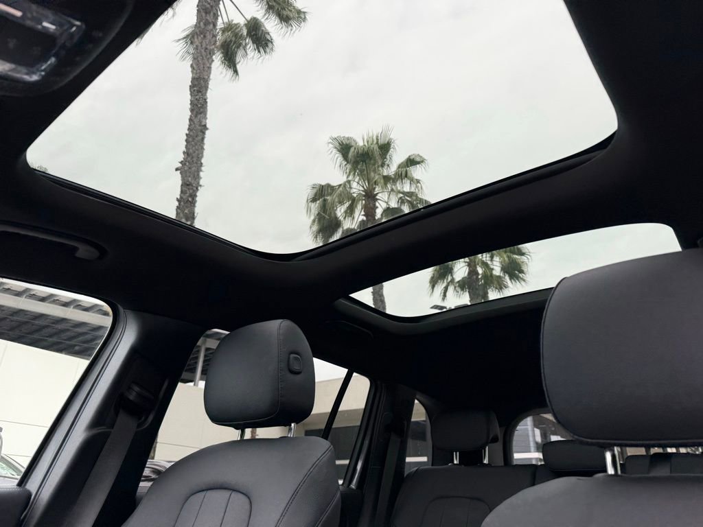 Certified 2026 Mercedes-Benz GLB 250 image 2