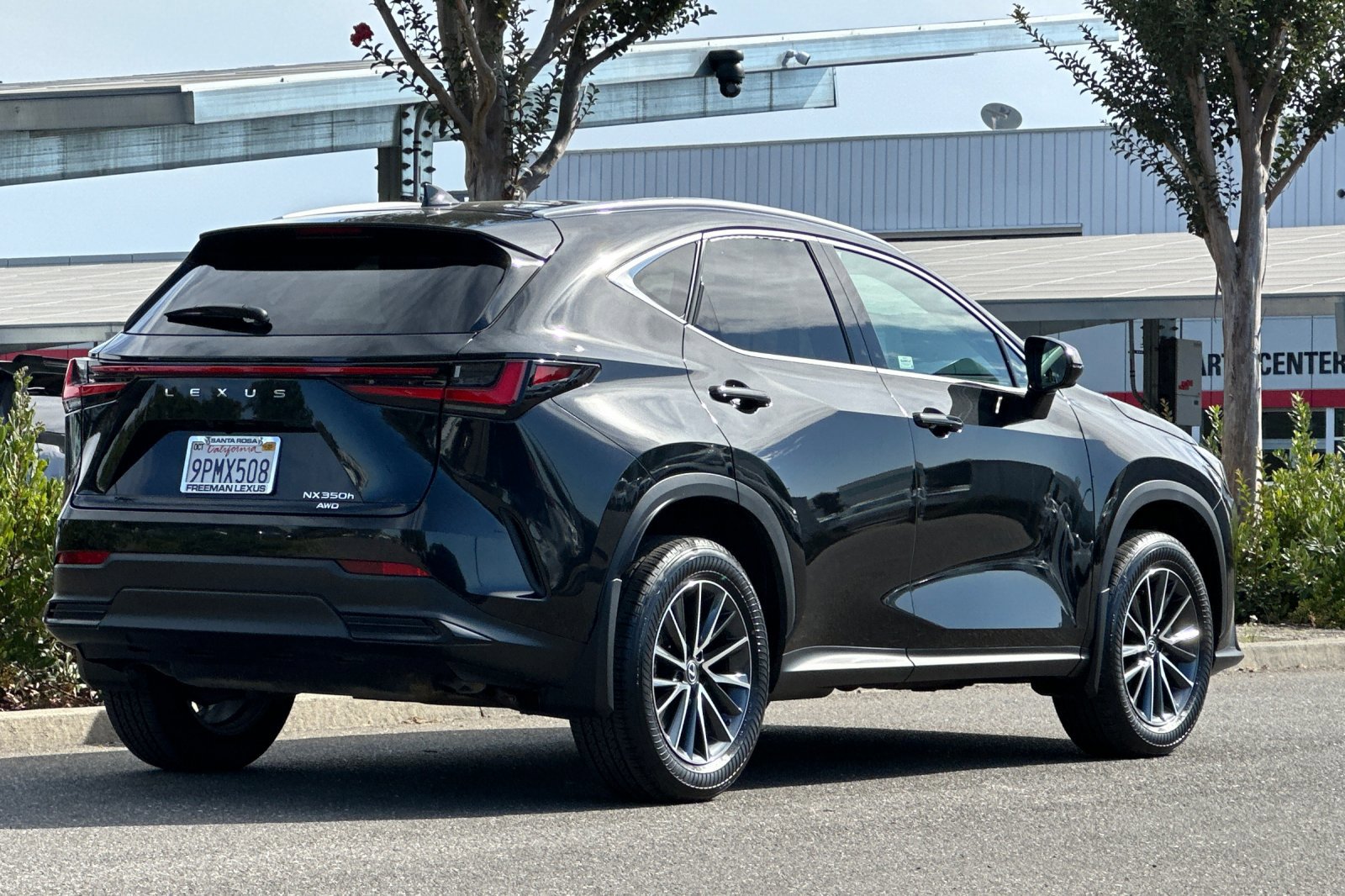Used 2025 Lexus NX 350h AWD w/ Premium Package image 4