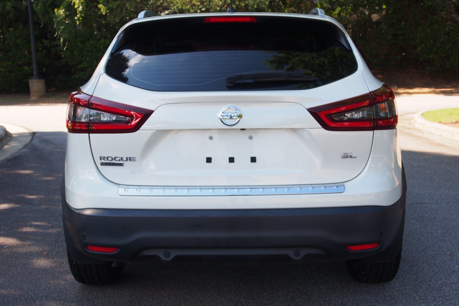 Used 2022 Nissan Rogue Sport SL w/ Premium Package FWD image 6