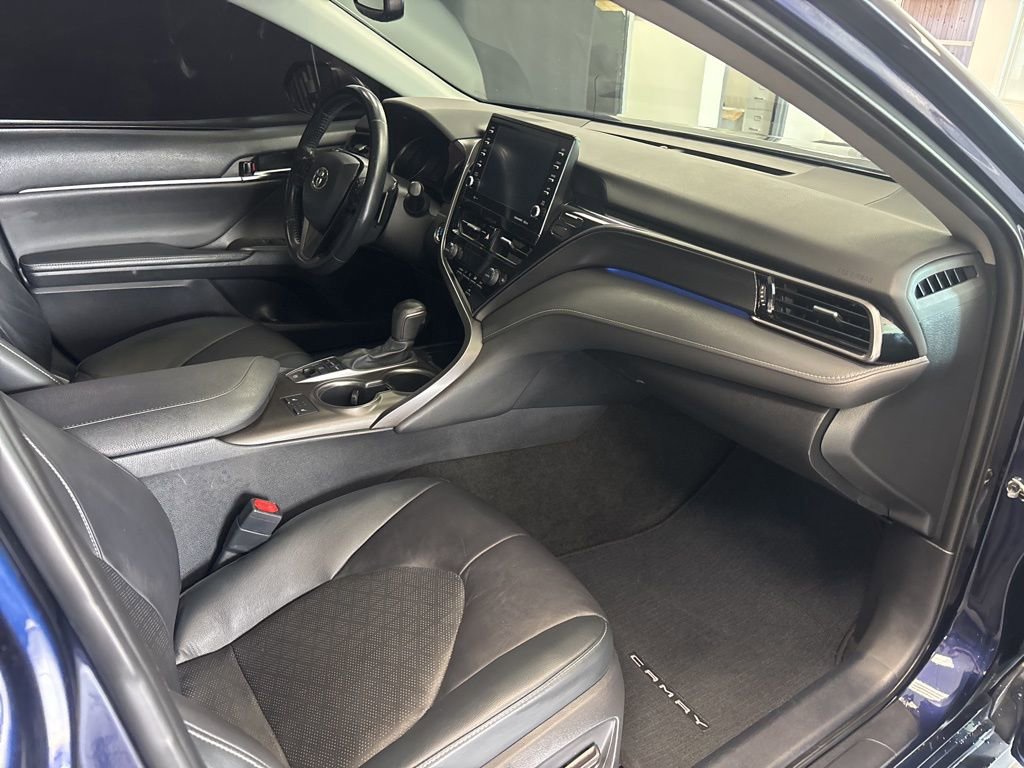 Used 2021 Toyota Camry XSE FWD image 10
