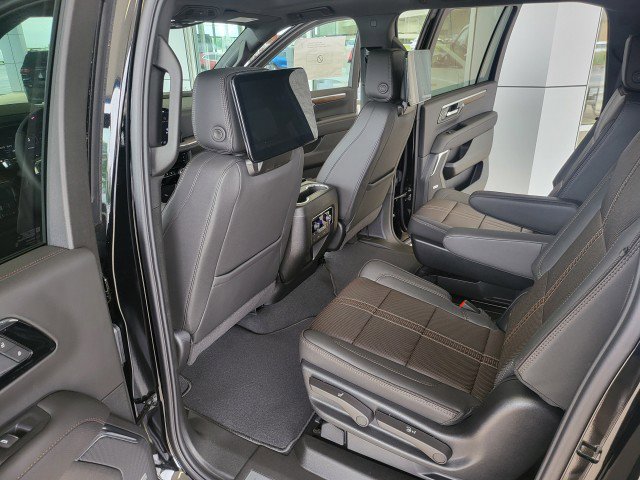 New 2025 Chevrolet Suburban High Country image 7