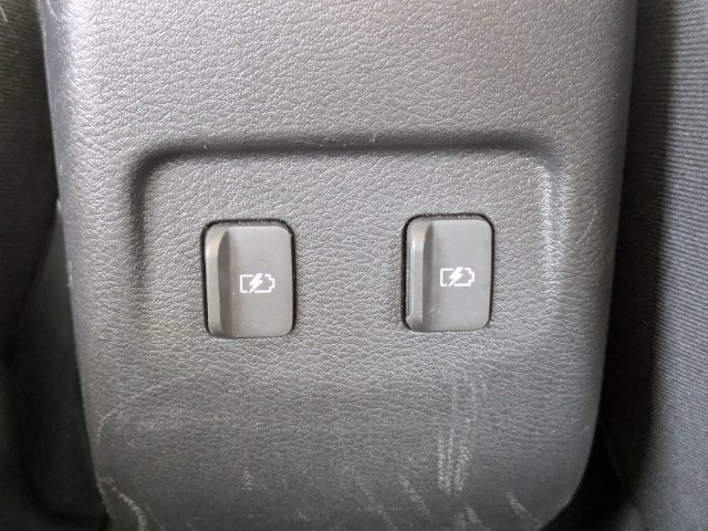Used 2024 Nissan Kicks SR FWD image 15
