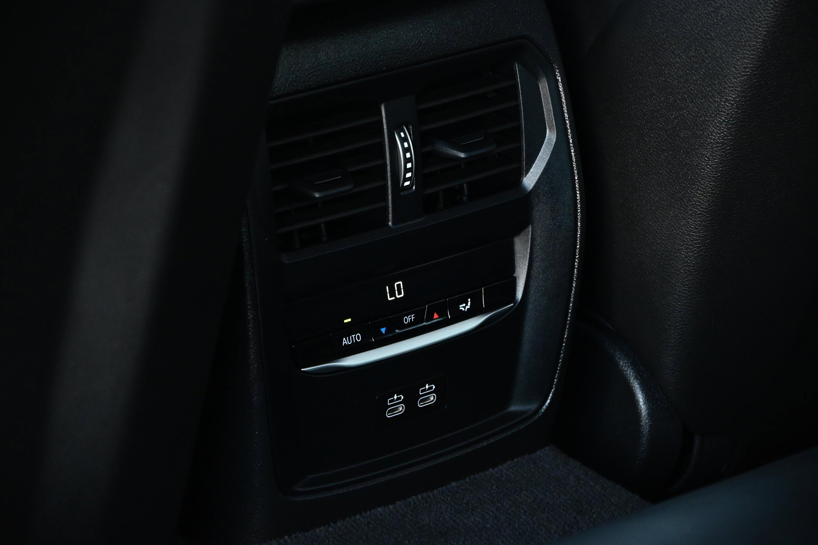 Used 2024 BMW M3 Competition w/ Executive Package image 35