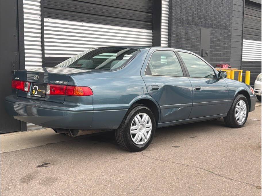 Used 2001 Toyota Camry LE FWD image 3