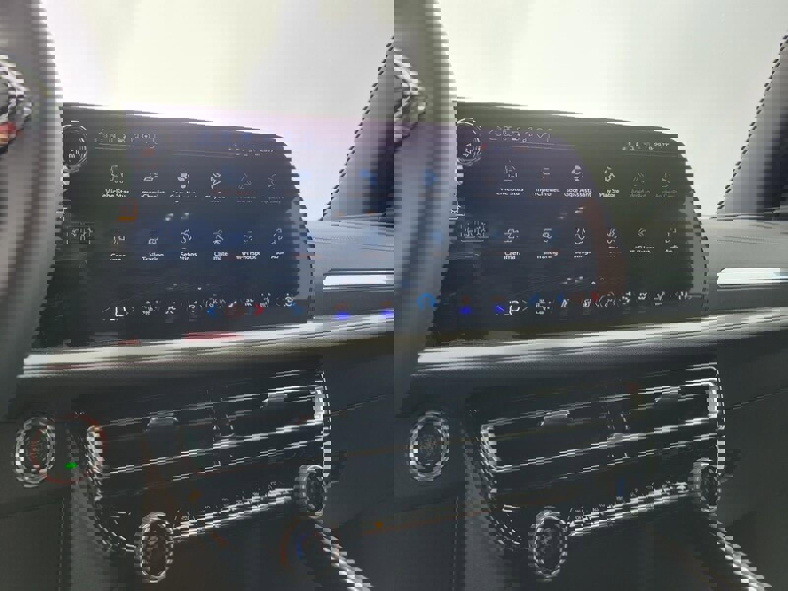 New 2026 Chevrolet Traverse LT w/ Driver Confidence Package image 16