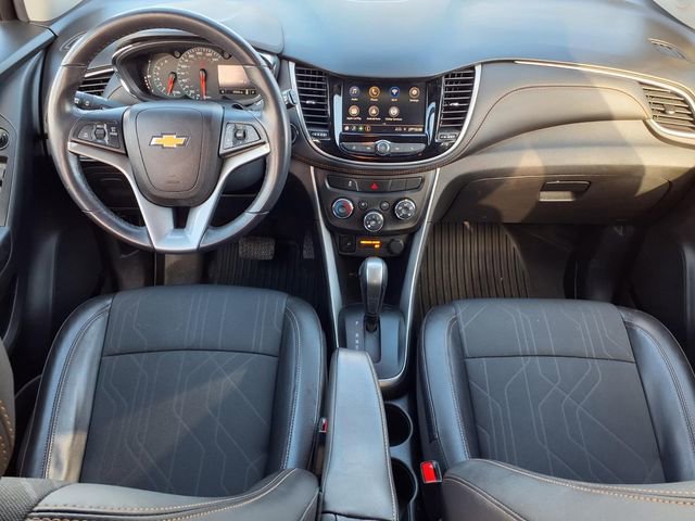 Used 2022 Chevrolet Trax LT w/ LT Convenience Package image 8