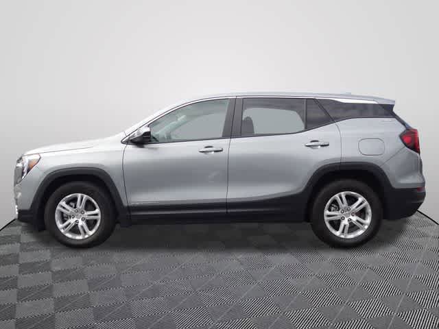Used 2024 GMC Terrain SLE FWD image 2