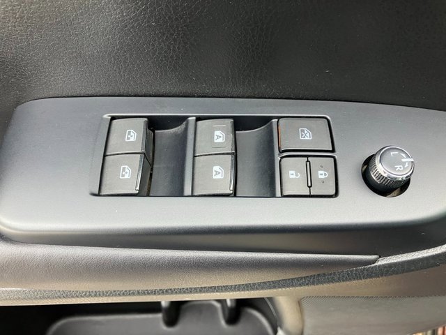 Used 2017 Toyota Highlander XLE image 13