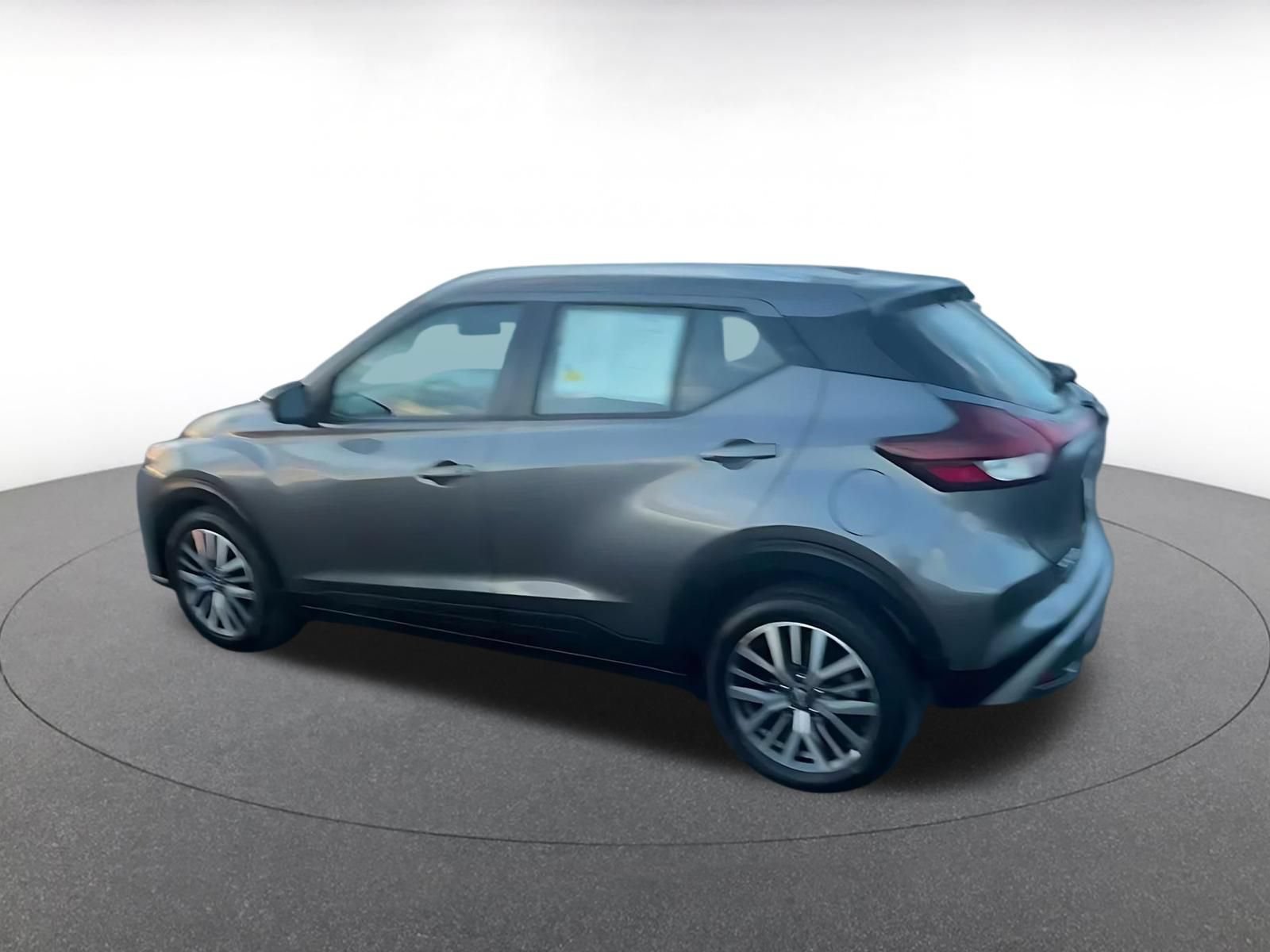 Used 2024 Nissan Kicks SV FWD image 10