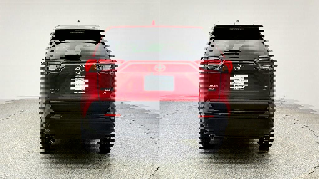 Used 2023 Toyota RAV4 XLE Premium image 6