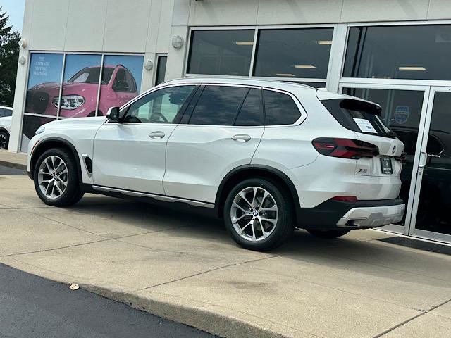 Used 2024 BMW X5 xDrive40i w/ Premium Package AWD/4WD image 7