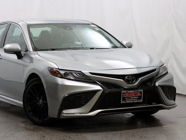 Used 2023 Toyota Camry XSE image 2
