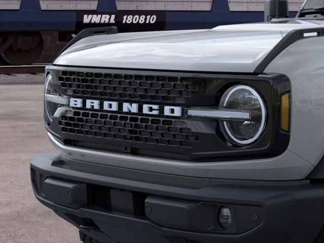 New 2026 Ford Bronco Outer Banks w/ Black Appearance Package AWD/4WD image 19
