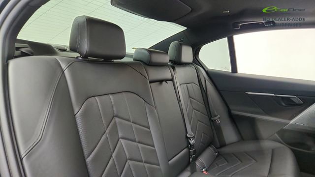 Used 2024 BMW 530i image 25