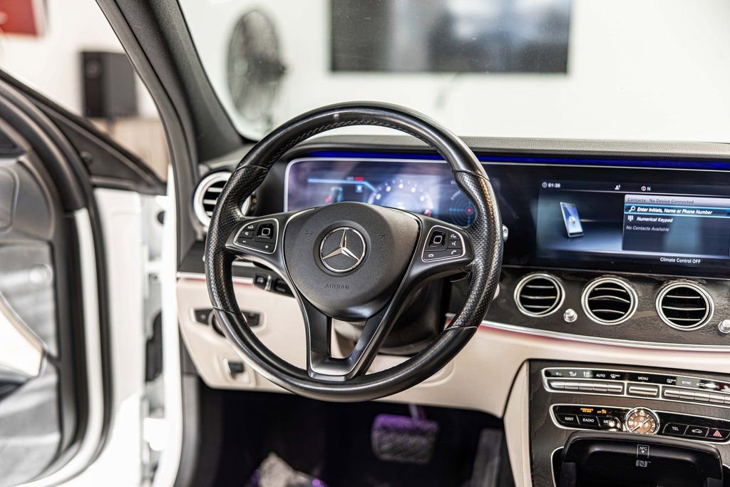 Used 2018 Mercedes-Benz E 400 4MATIC Sedan image 37