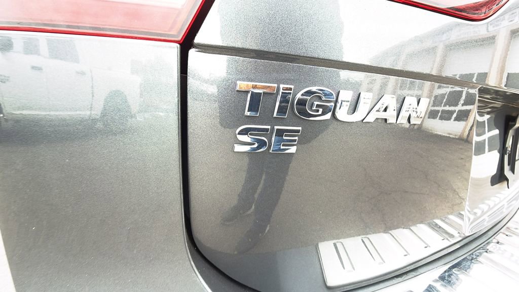 Used 2020 Volkswagen Tiguan SE AWD/4WD image 35