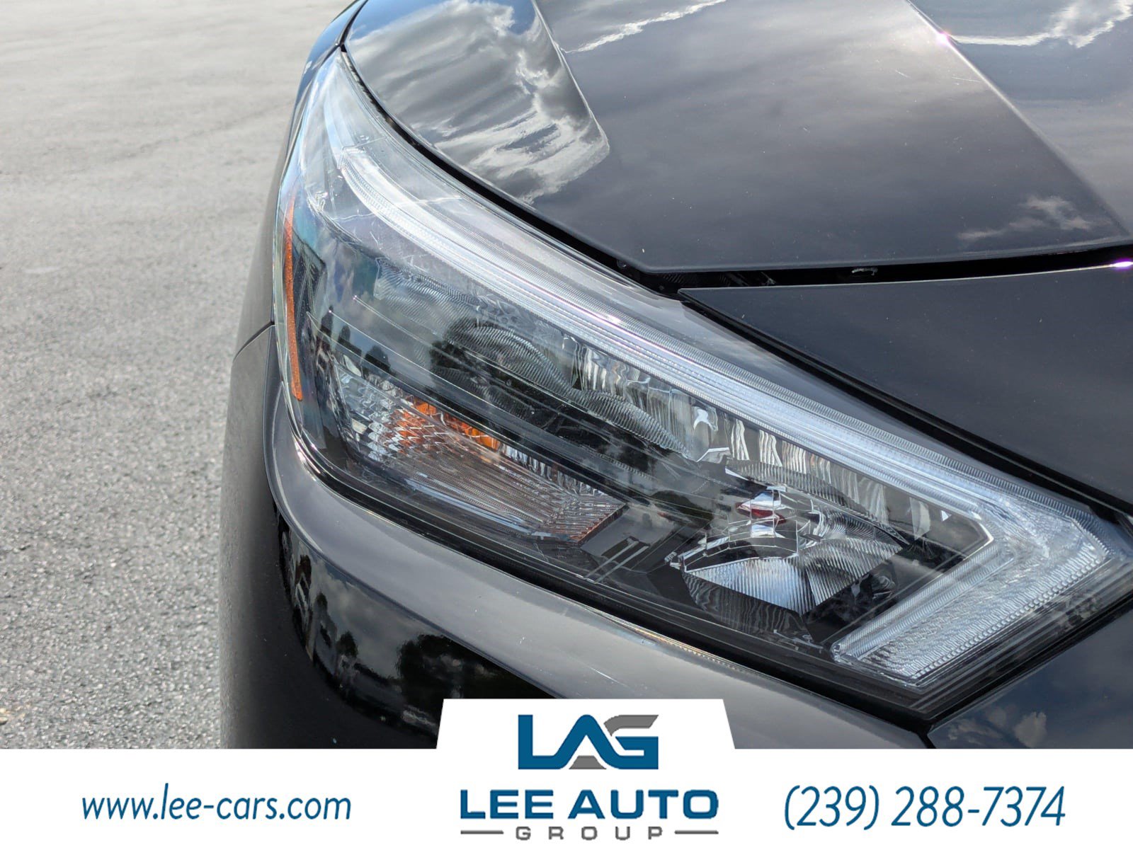 Used 2021 Nissan Versa SR FWD image 9