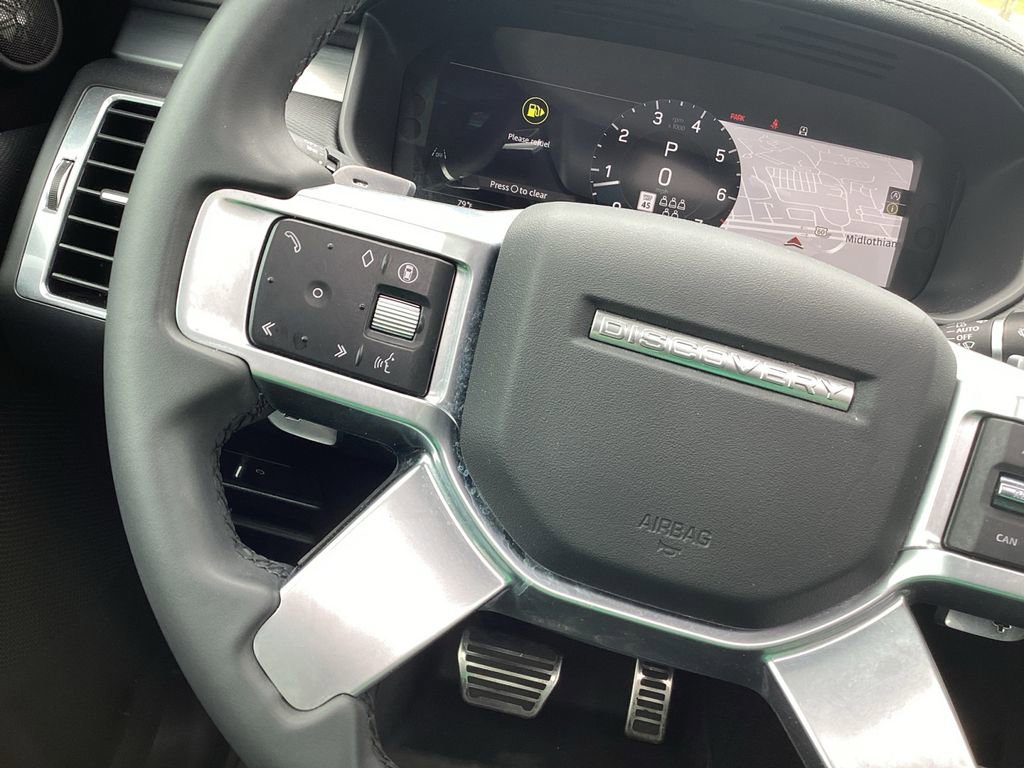 Used 2024 Land Rover Discovery Dynamic SE image 21