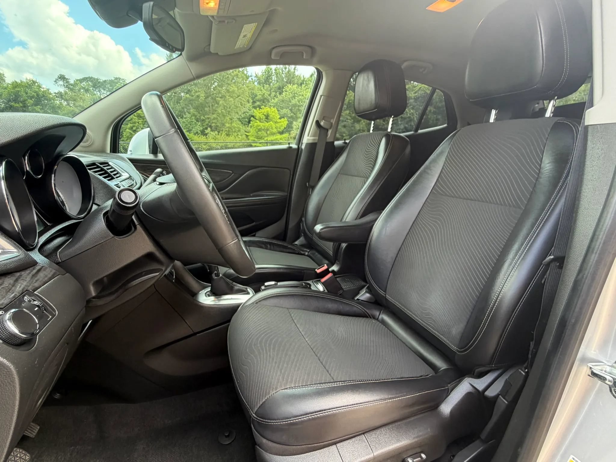 Used 2014 Buick Encore FWD image 13