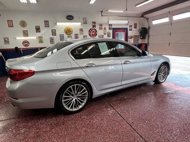 Used 2018 BMW 530i xDrive w/ Premium Package AWD/4WD image 3