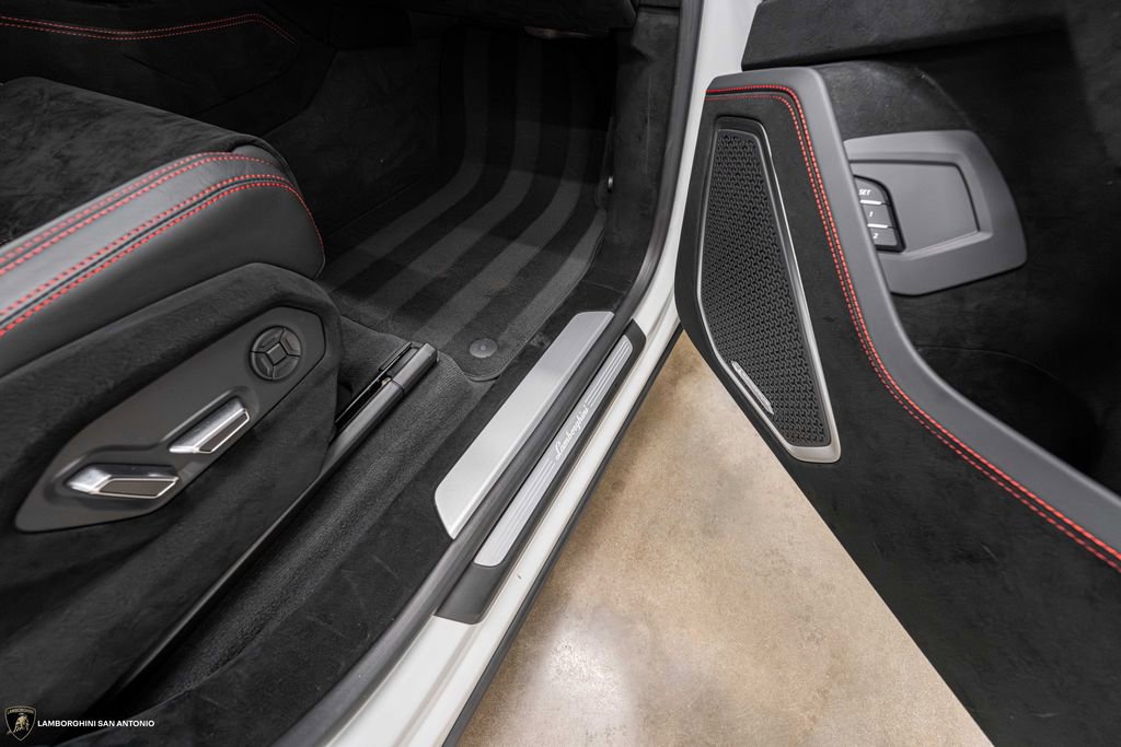 Used 2023 Lamborghini Urus Performante image 37
