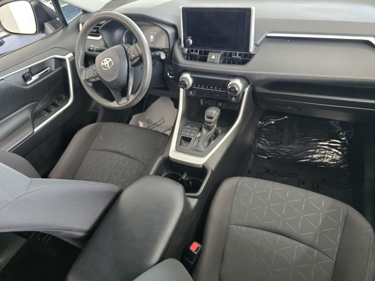 Used 2024 Toyota RAV4 XLE AWD/4WD image 20