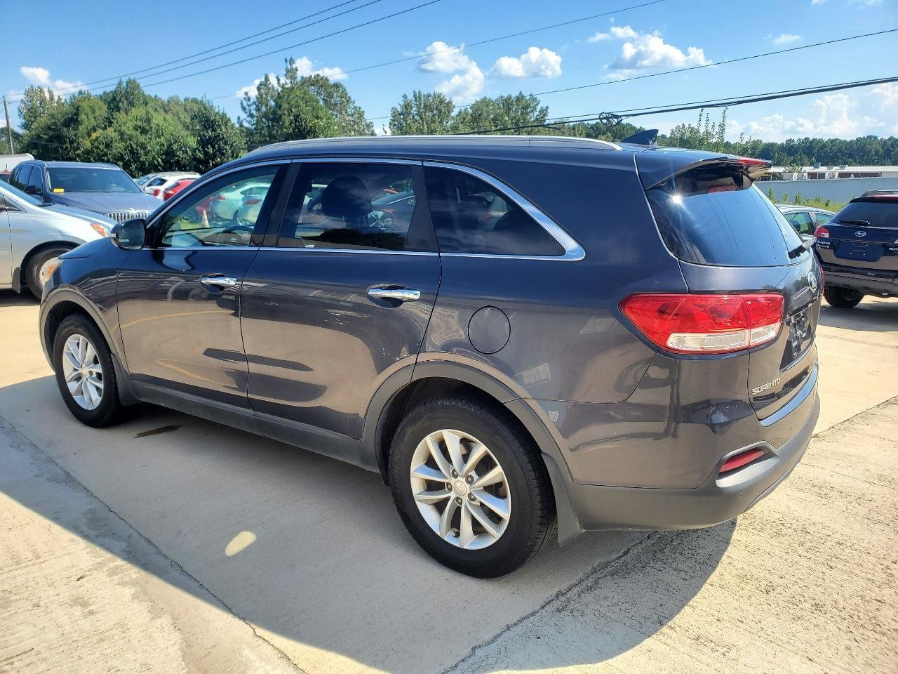 Used 2018 Kia Sorento FWD image 12