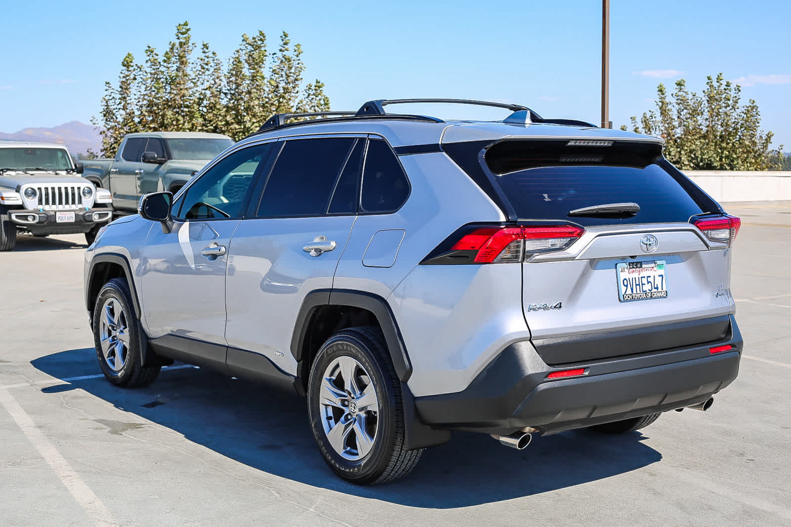 Used 2025 Toyota RAV4 LE AWD/4WD image 7