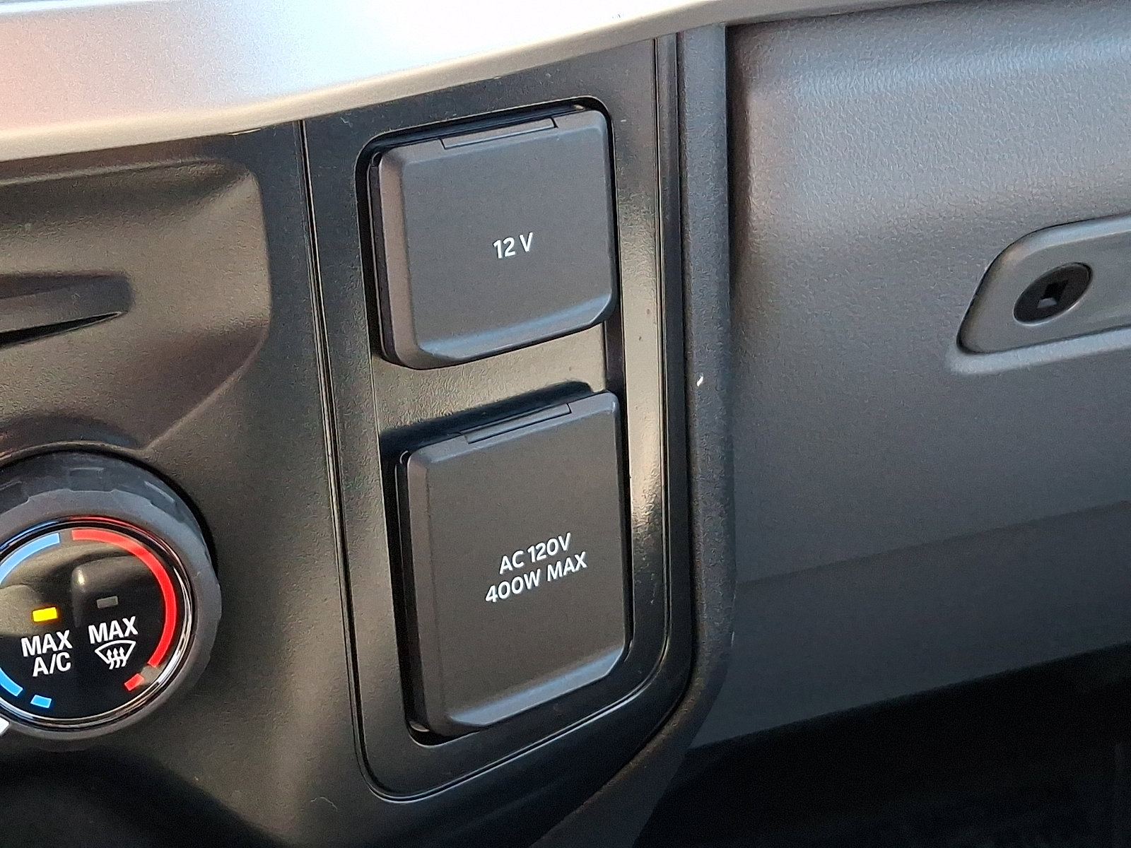 Used 2025 Ford F250 XLT image 24