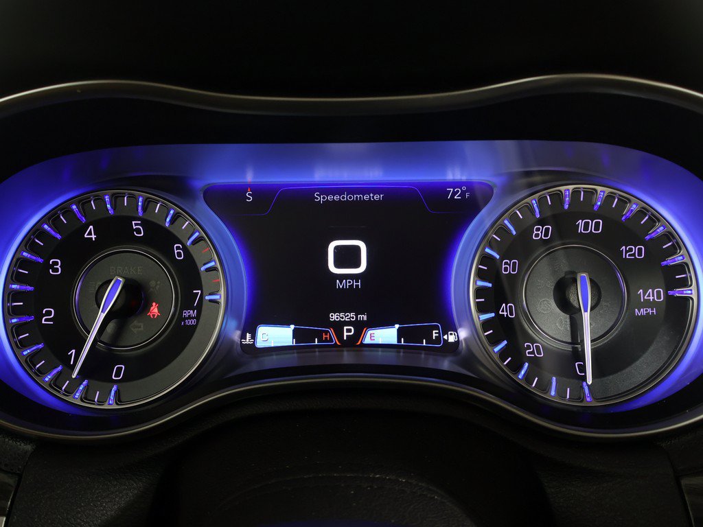 Used 2018 Chrysler 300 Touring L AWD/4WD image 31