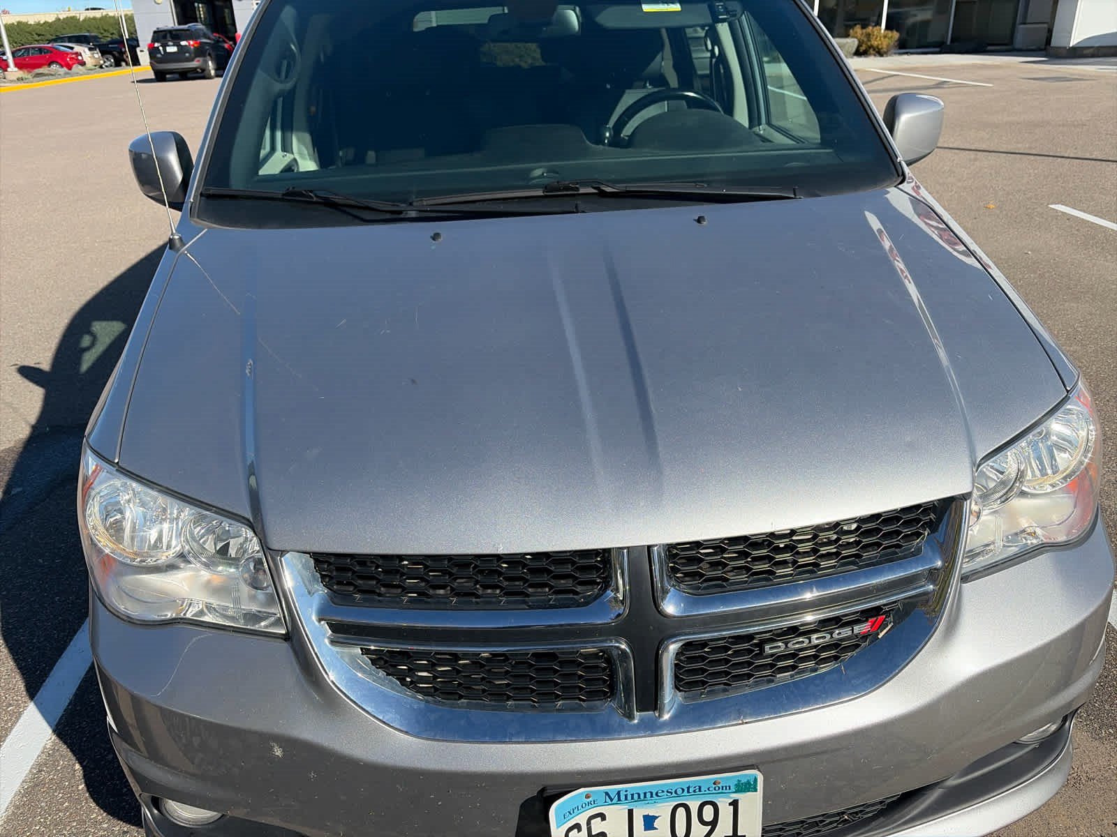 Used 2020 Dodge Grand Caravan SXT FWD image 2
