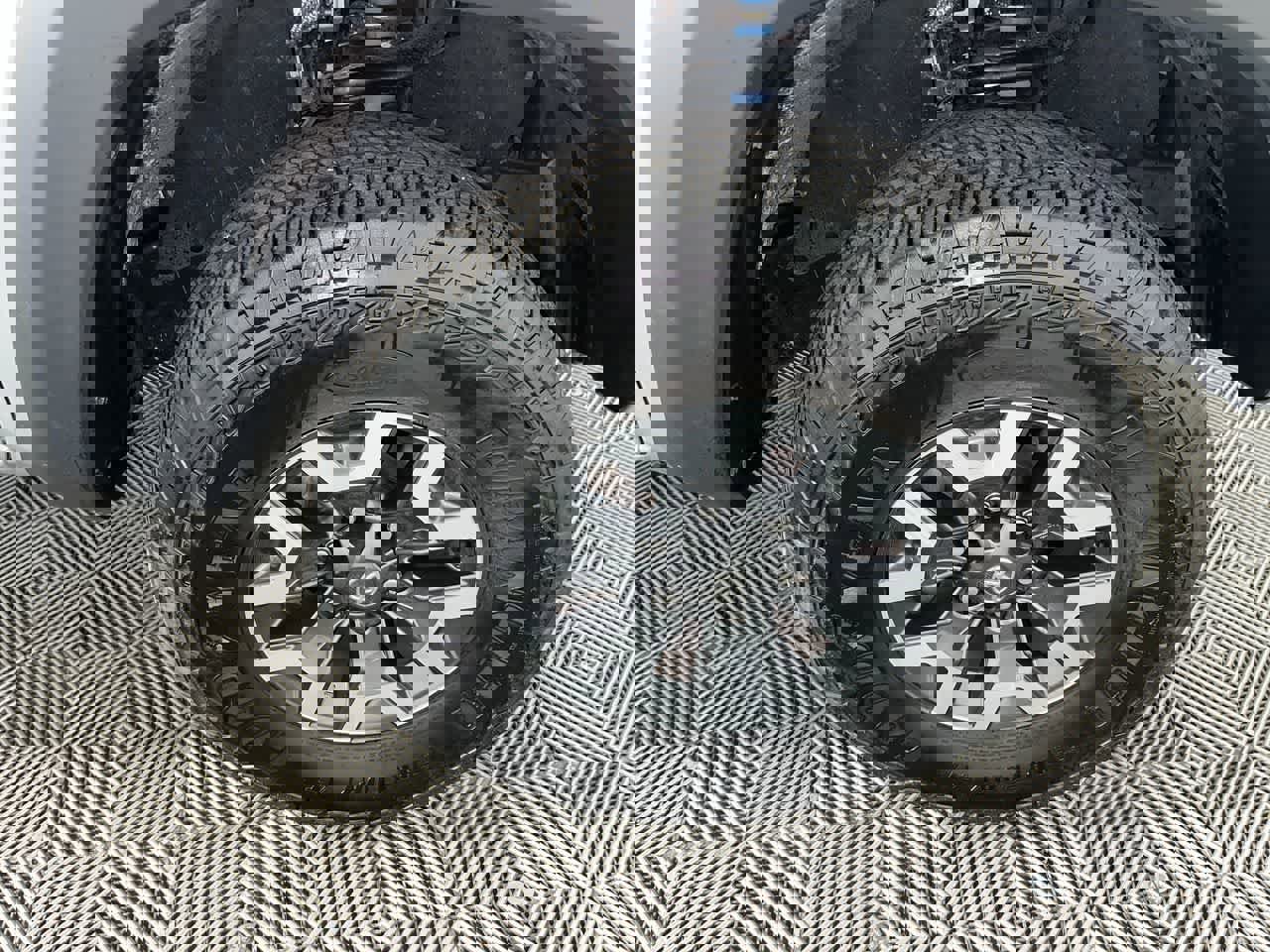 Used 2023 Toyota Tacoma TRD Off-Road image 10