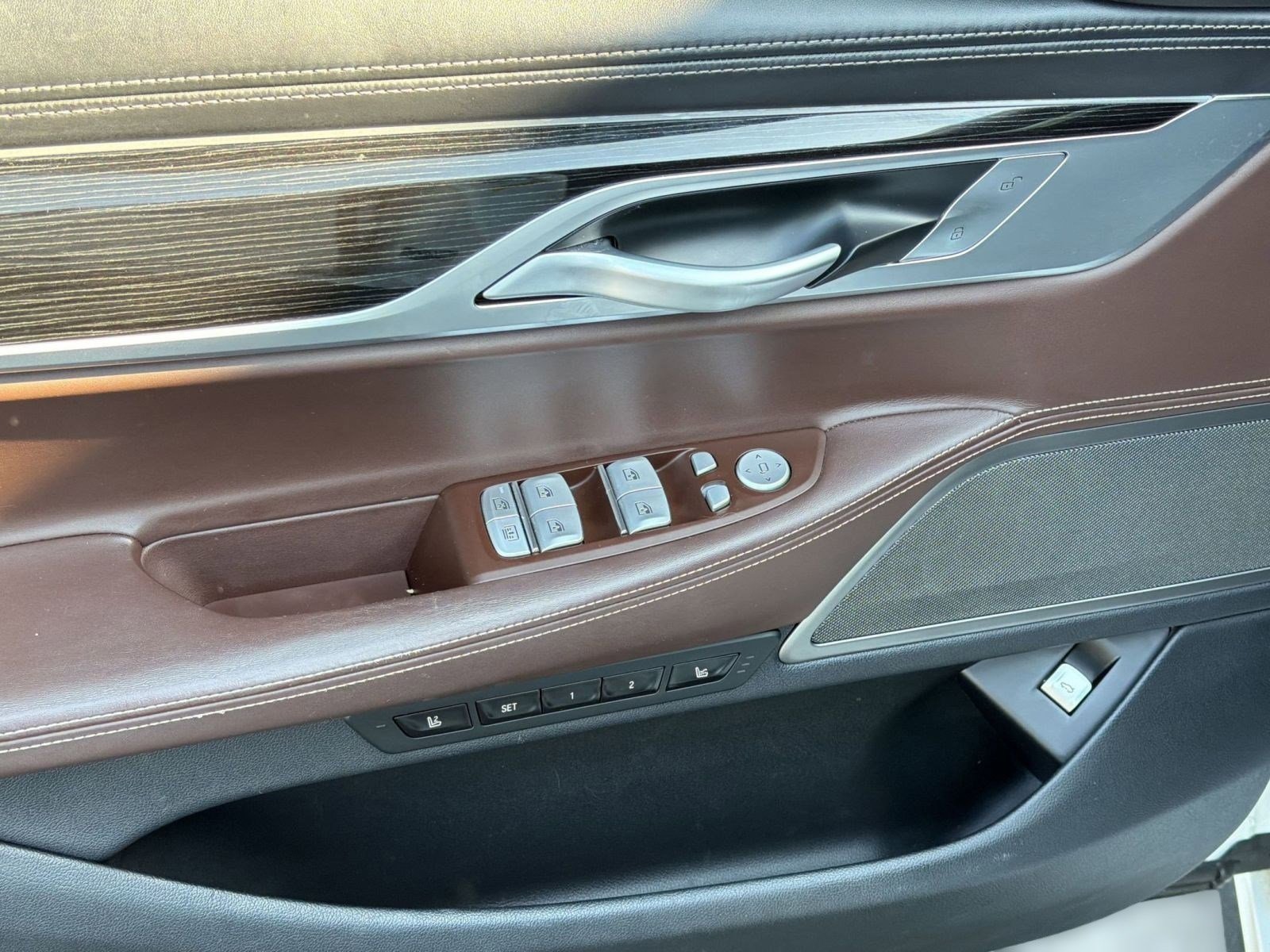 Used 2019 BMW 750i w/ Executive Package RWD image 13