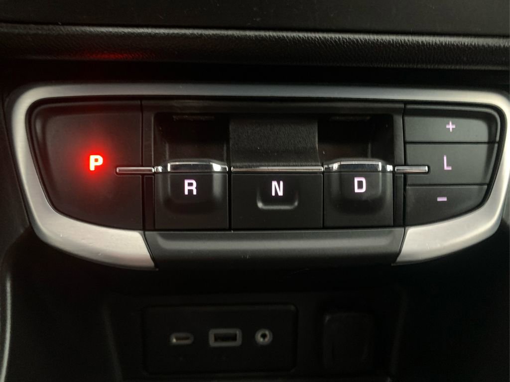 Used 2024 GMC Terrain SLE image 30