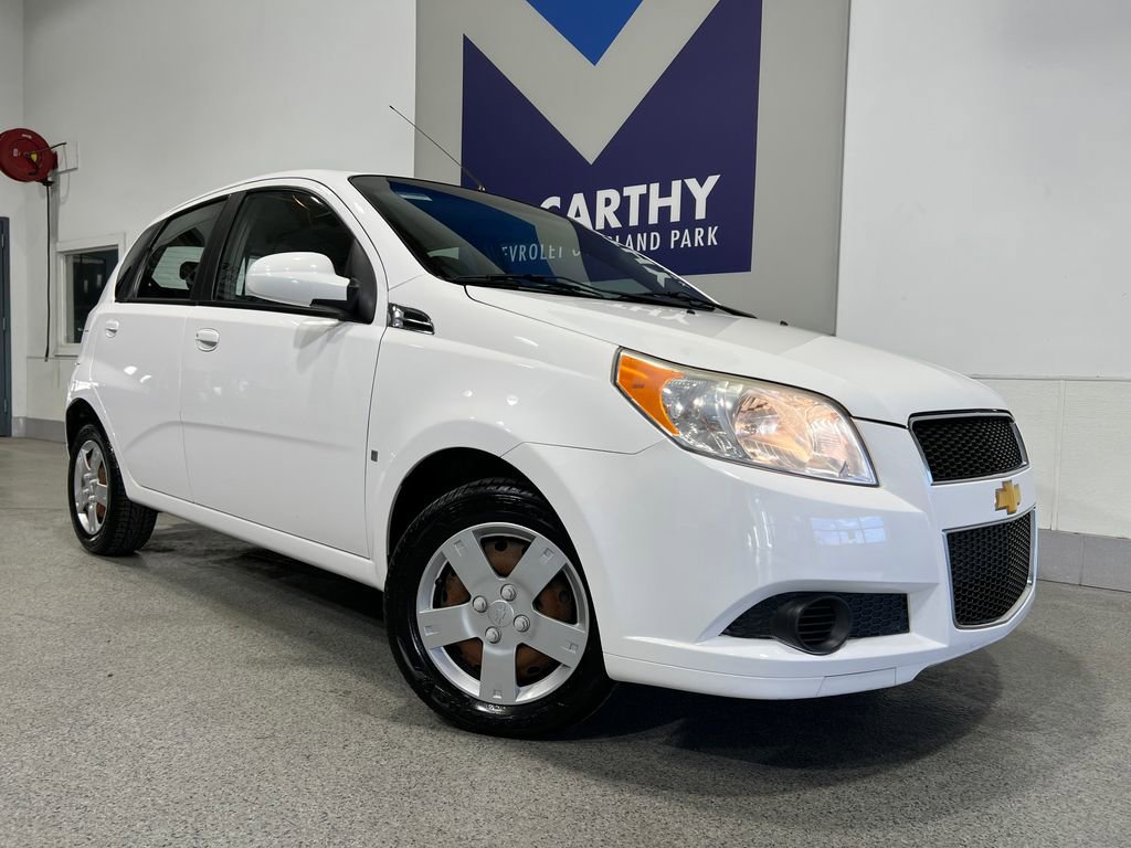 Used 2009 Chevrolet Aveo5 LT image 2