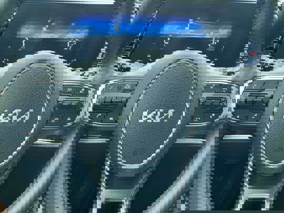 Used 2025 Kia Sportage X-Pro Prestige image 14