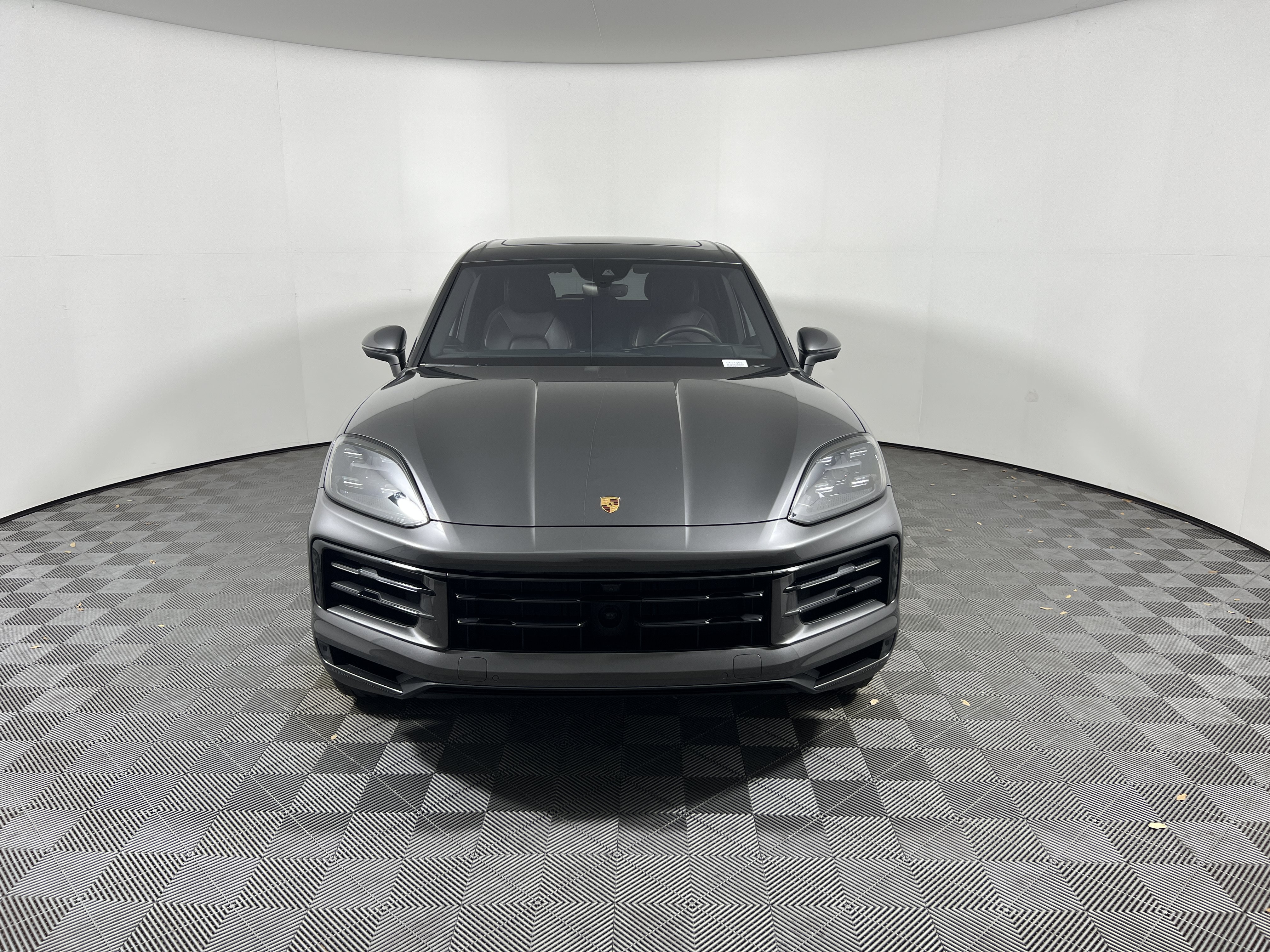 Certified 2025 Porsche Cayenne E-Hybrid AWD/4WD image 10