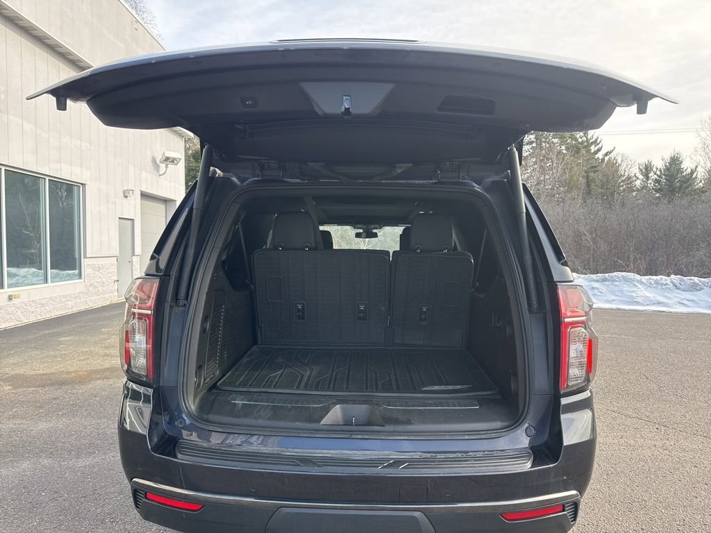Used 2022 Chevrolet Suburban Z71 w/ Luxury Package image 5