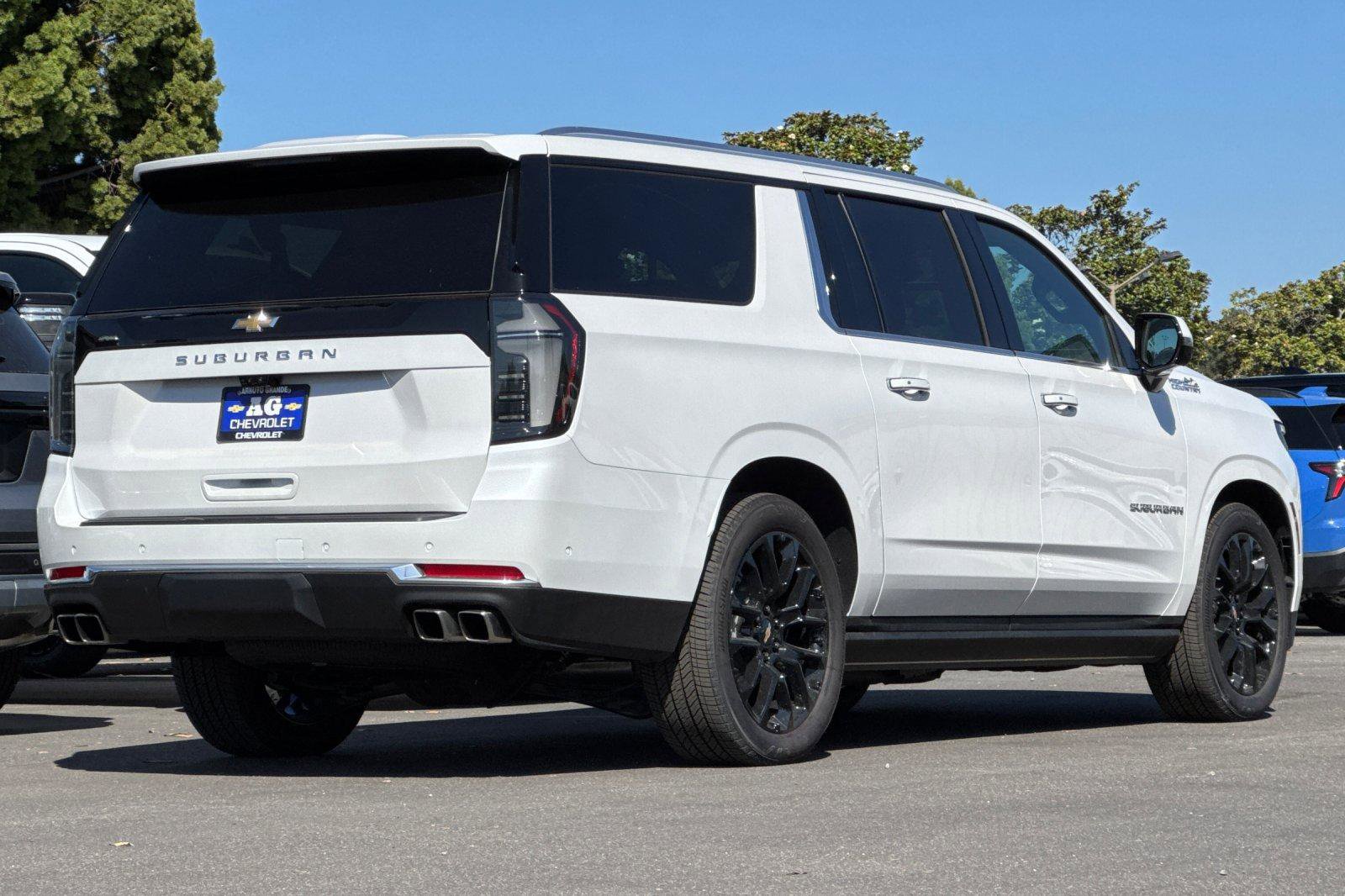 New 2025 Chevrolet Suburban High Country image 4