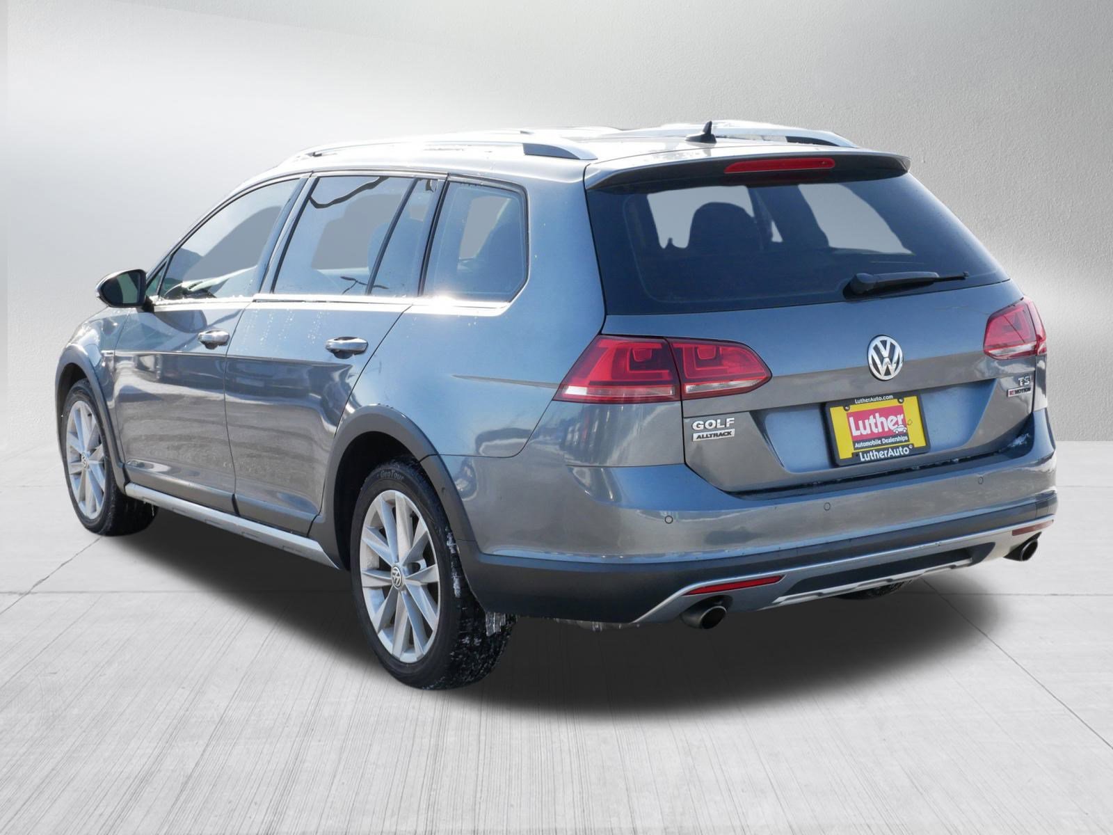 Used 2017 Volkswagen Golf Alltrack SE image 5