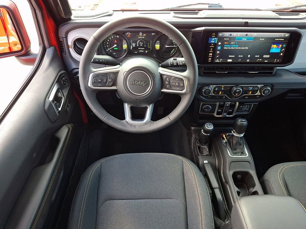 Used 2025 Jeep Wrangler Unlimited Sahara image 13