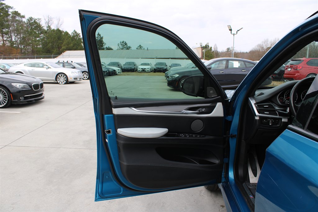 Used 2018 BMW X5 M w/ Executive Package image 38