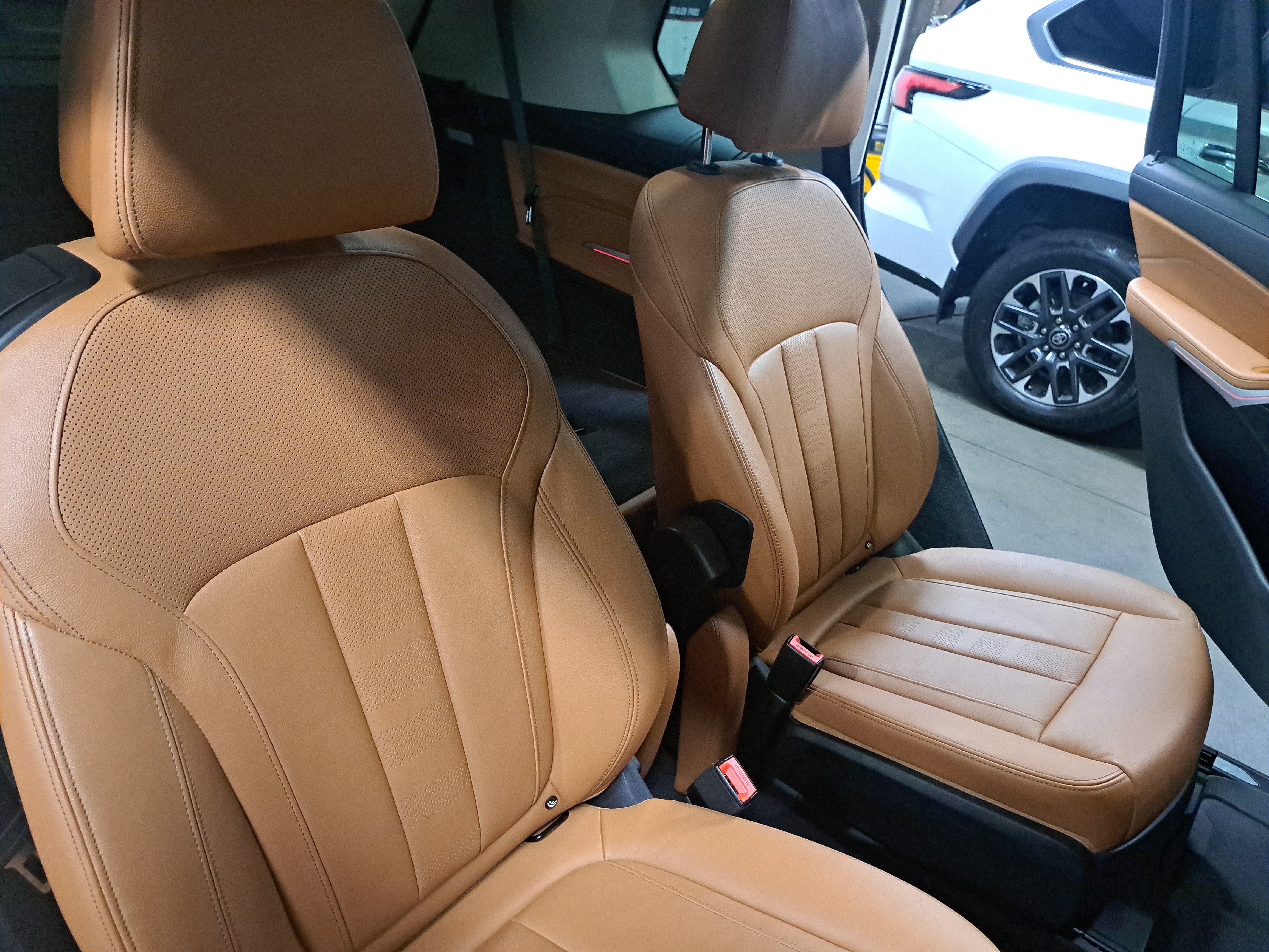 Used 2020 BMW X7 xDrive40i w/ Luxury Seating Package AWD/4WD image 12