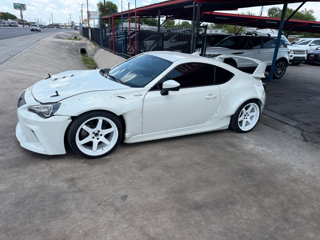 Used 2016 Scion FR-S RWD image 37